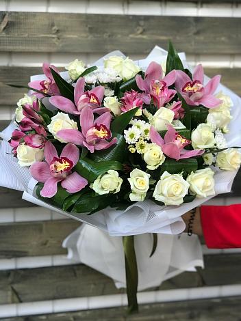 Букет цветов из: Розы и Хризантемы в Бродовом