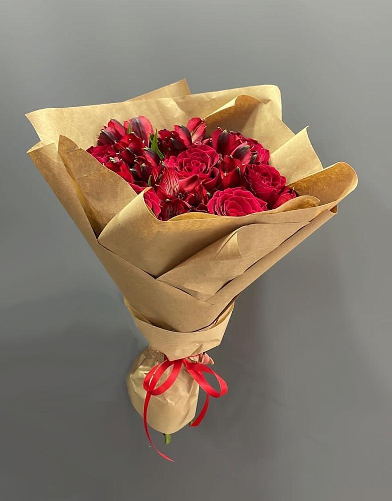 Букет цветов из: Альстромерии и Розы в Бродовом