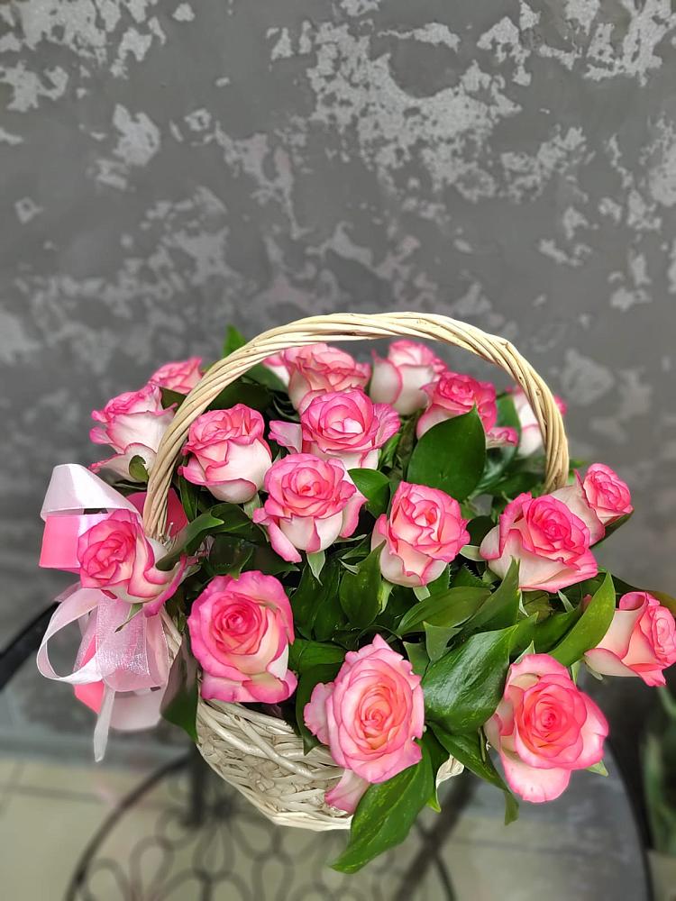 Цветочная композиция из Розы в корзине в Бродовом