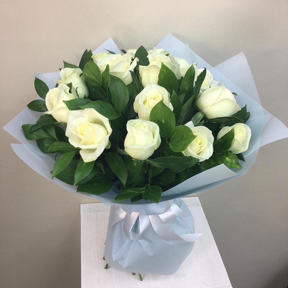 Букет 15 Белых роз Проуд в Бродовом