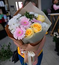 Букет цветов из:  Герберы, Розы и Хризантемы в Бродовом