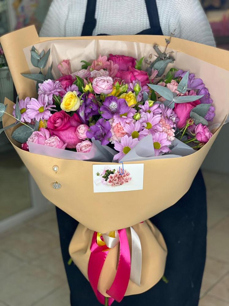 Букет цветов из: Хризантемы, Гвоздики и Альстромерии в Бродовом