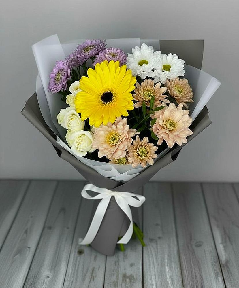 Букет цветов из: Розы, Герберы и Хризантемы в Бродовом
