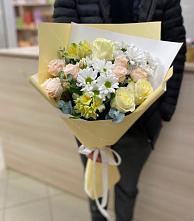 Букет цветов из:  Альстромерии, Розы и Хризантемы в Бродовом