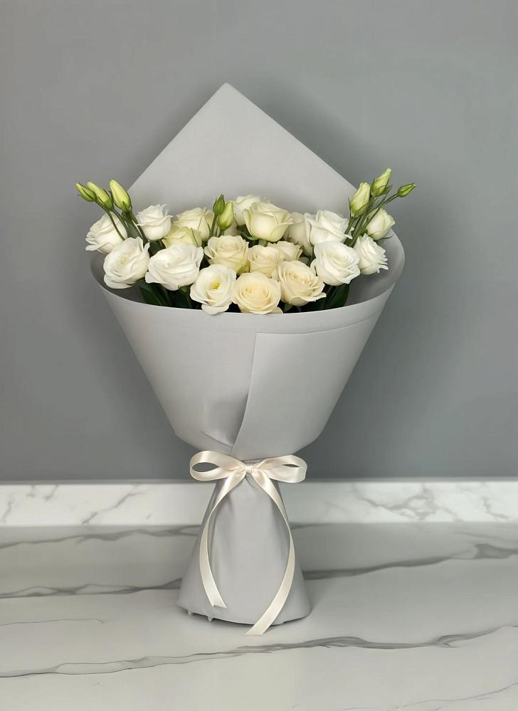 Букет цветов из: Розы и Лизиантусы в Бродовом