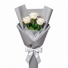 Букет 3 белые розы в Бродовом