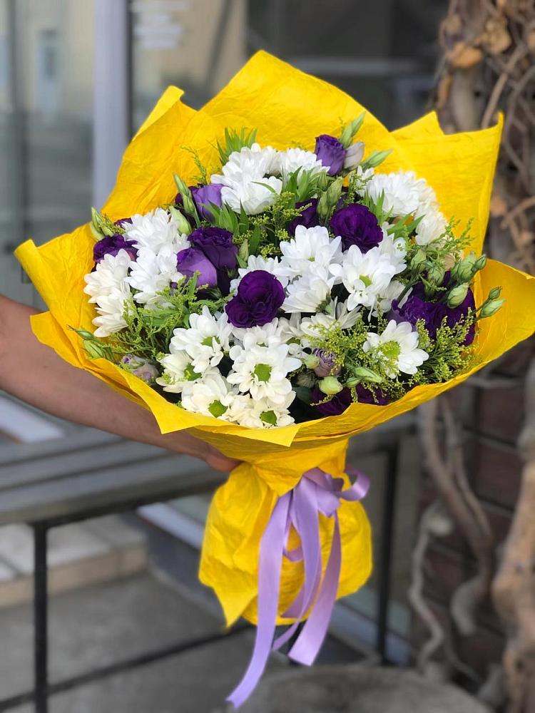 Букет цветов из: Ирисы, Хризантемы и Ромашки в Бродовом