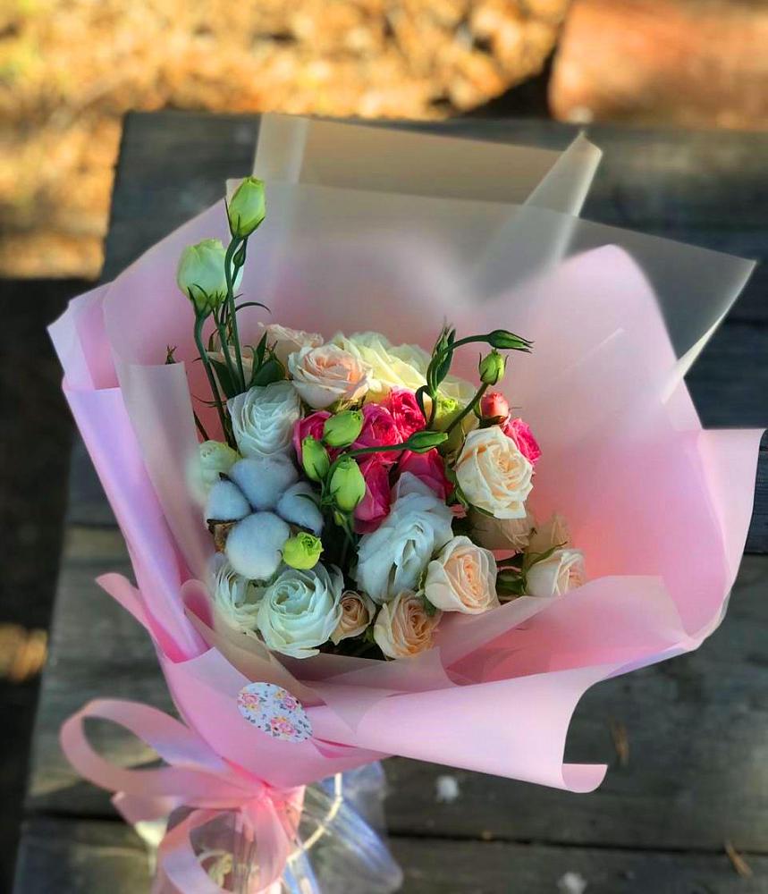 Букет цветов из: Розы и Лизиантусы в Бродовом