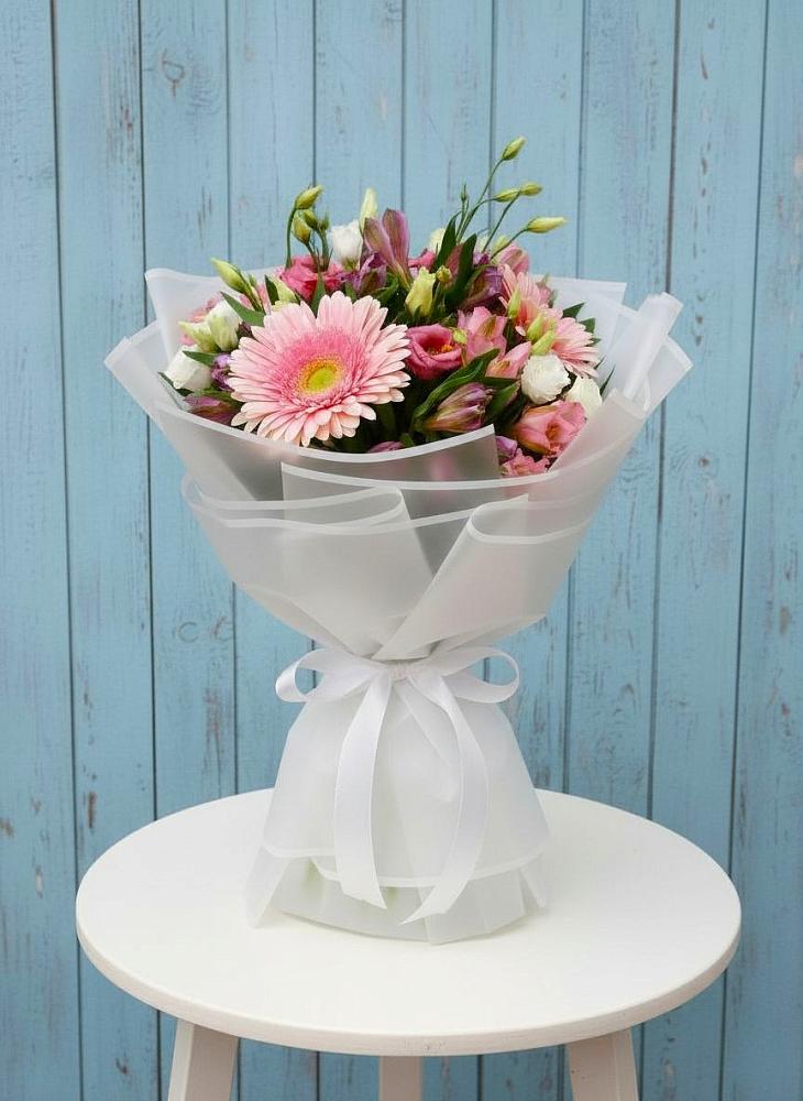 Букет цветов из: Герберы, Альстромерии и Лизиантусы в Бродовом