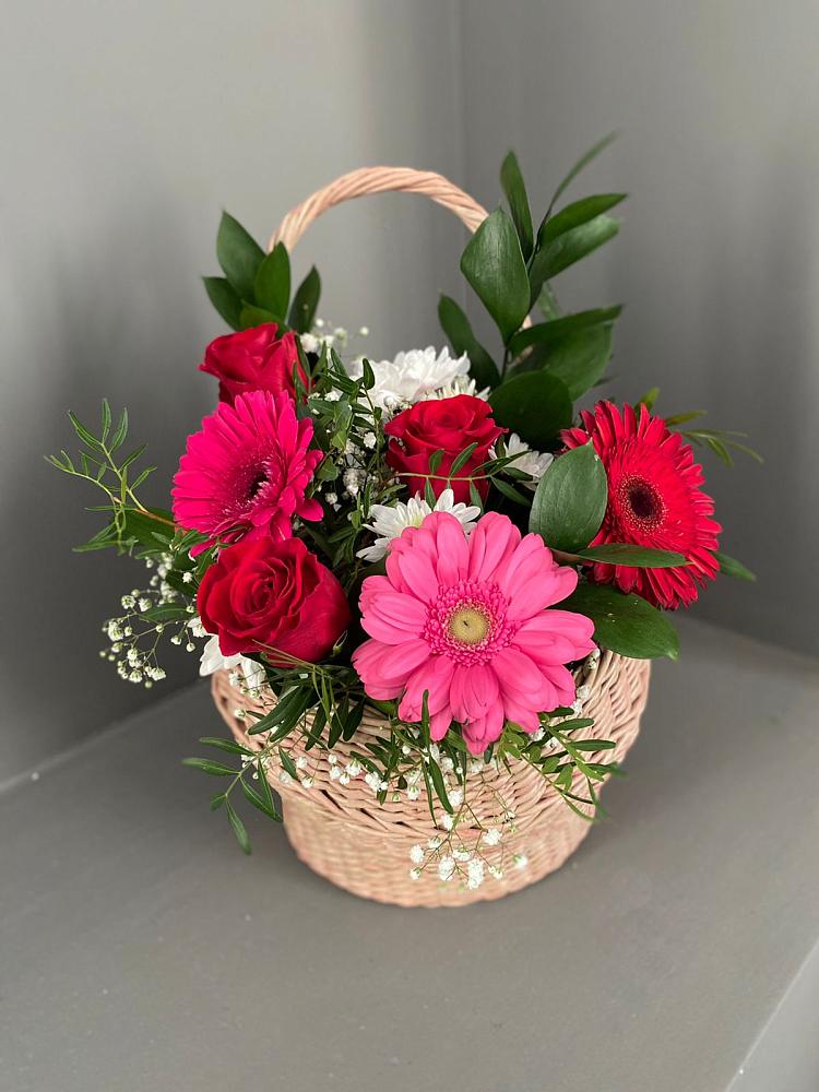 Цветочная композиция из Розы, Хризантемы и Герберы в корзине в Бродовом