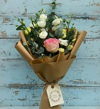 Букет цветов из:  Розы и Лизиантусы в Бродовом
