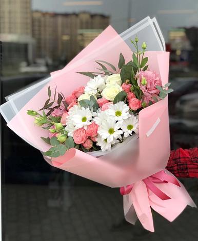 Букет цветов из: Розы, Лизиантусы и Хризантемы в Бродовом