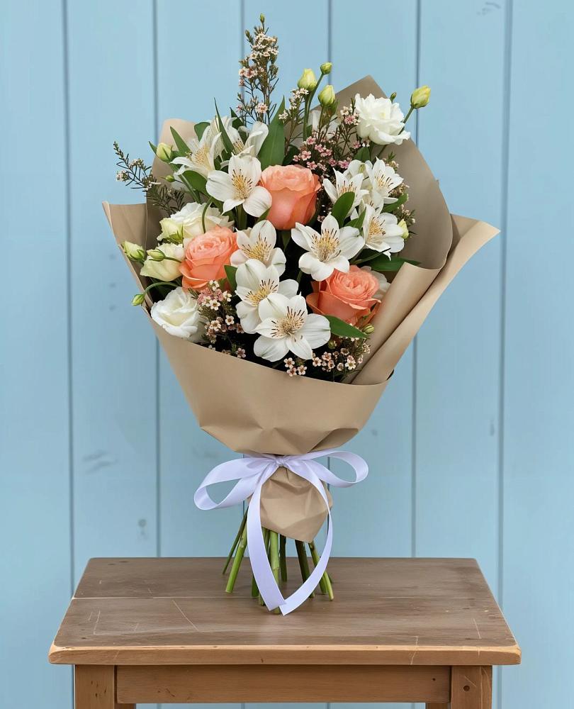Букет цветов из: Альстромерии, Лизиантусы, Розы и Хризантемы в Бродовом