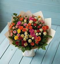 Букет Микс из разноцветных кустовых роз в Бродовом